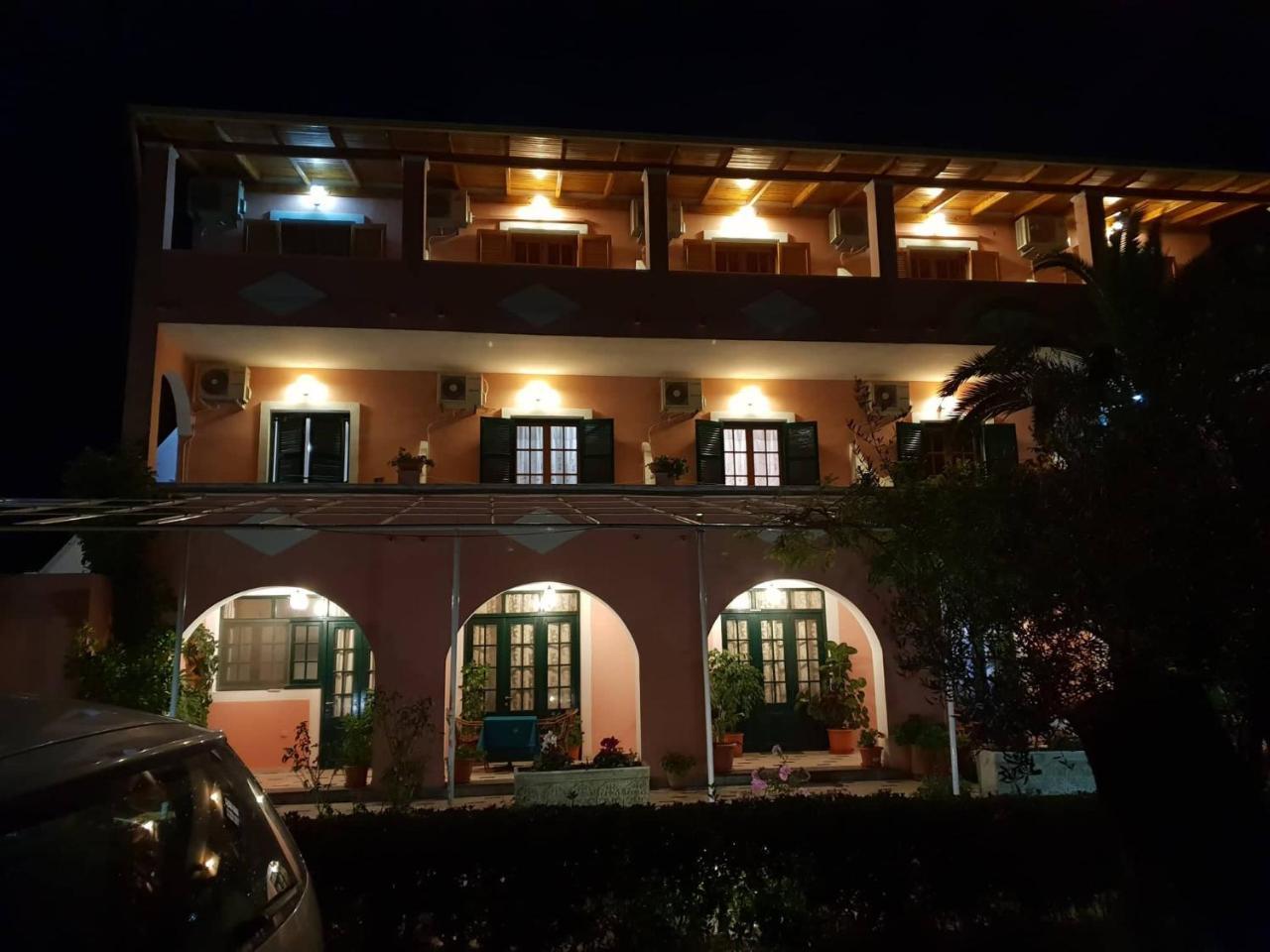 Отель Marianna House Агиос-Георгиос-Пагон Экстерьер фото