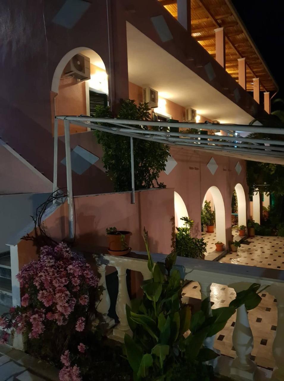 Отель Marianna House Агиос-Георгиос-Пагон Экстерьер фото